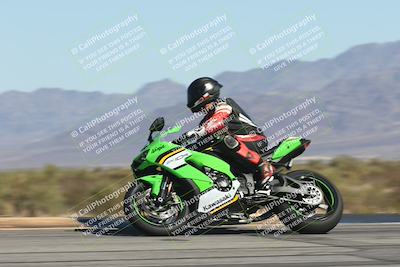 media/Oct-30-2025-Racers Edge (Thu) [[dabbdaf680]]/3-B Group/Session 4 (Turn 9 Side)/